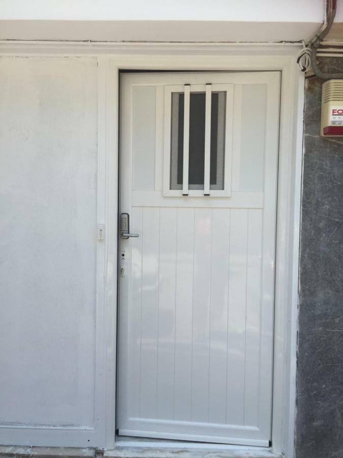 Loutraki Hostel Экстерьер фото